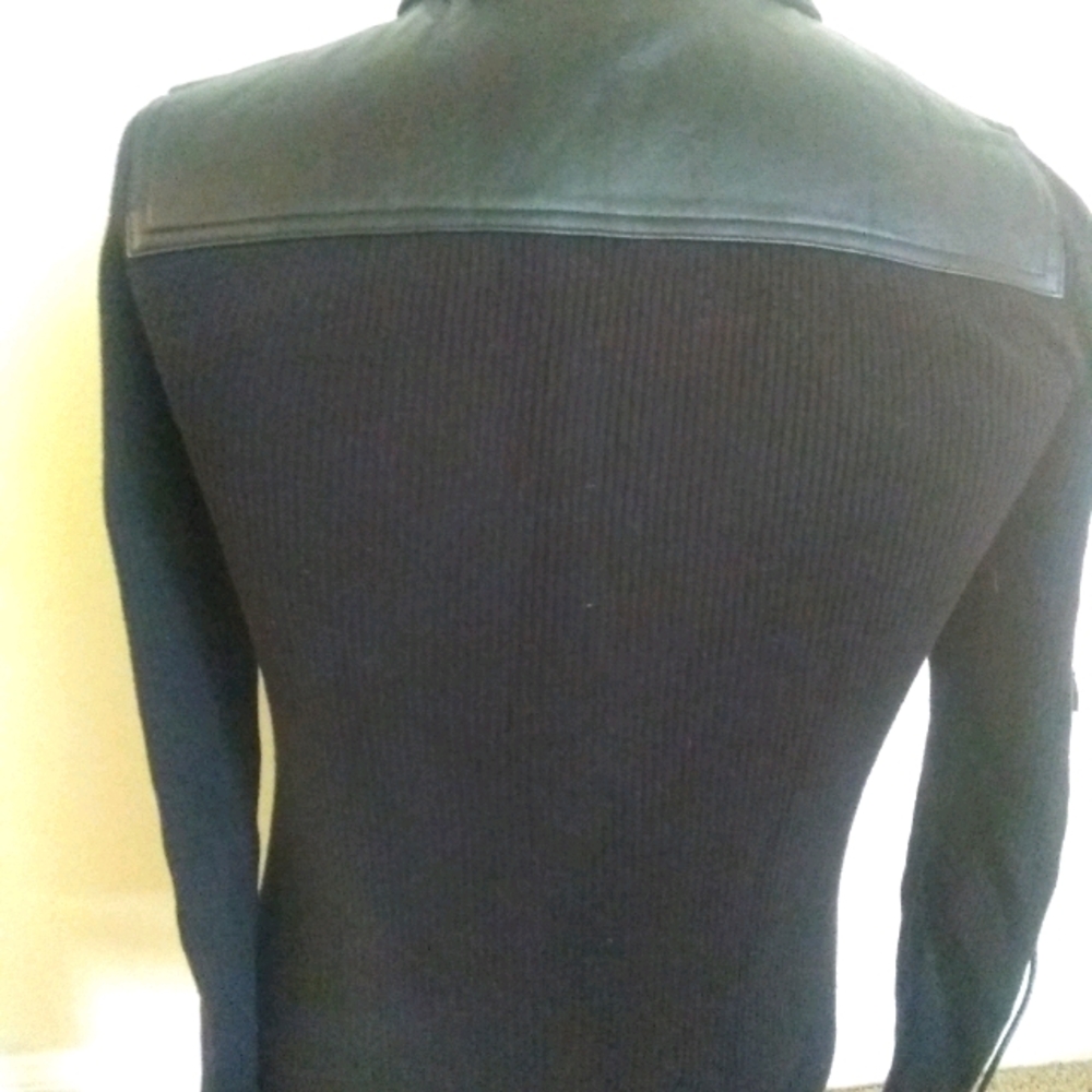 Sweater/Jacket - Picture 3 of 5